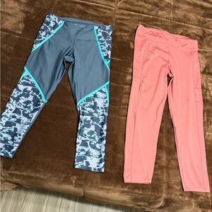 2 pairs of woman’s size xl leggings